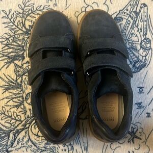 Brand new Geox size 2 navy suede sneaker/ shoe